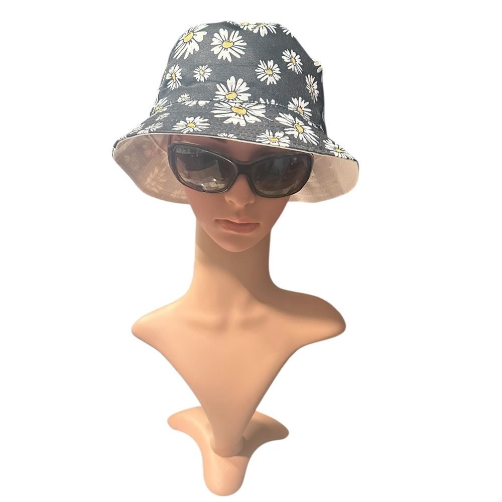 Floral Black and White Women's Bucket Hat